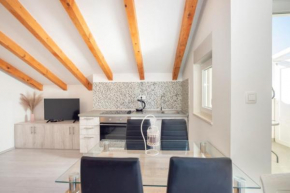 A5 - spacious apt with the sea view & use of pool